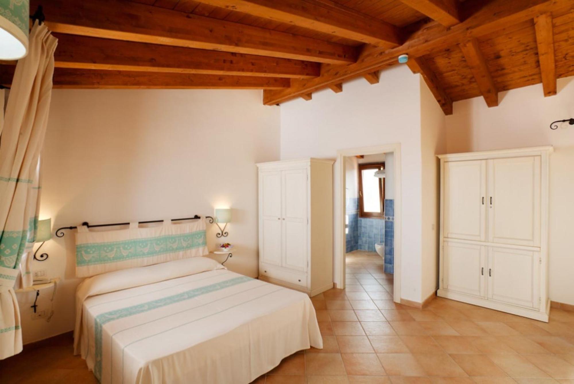 Residence Baia Dei Mirti Vignola Mare Екстериор снимка