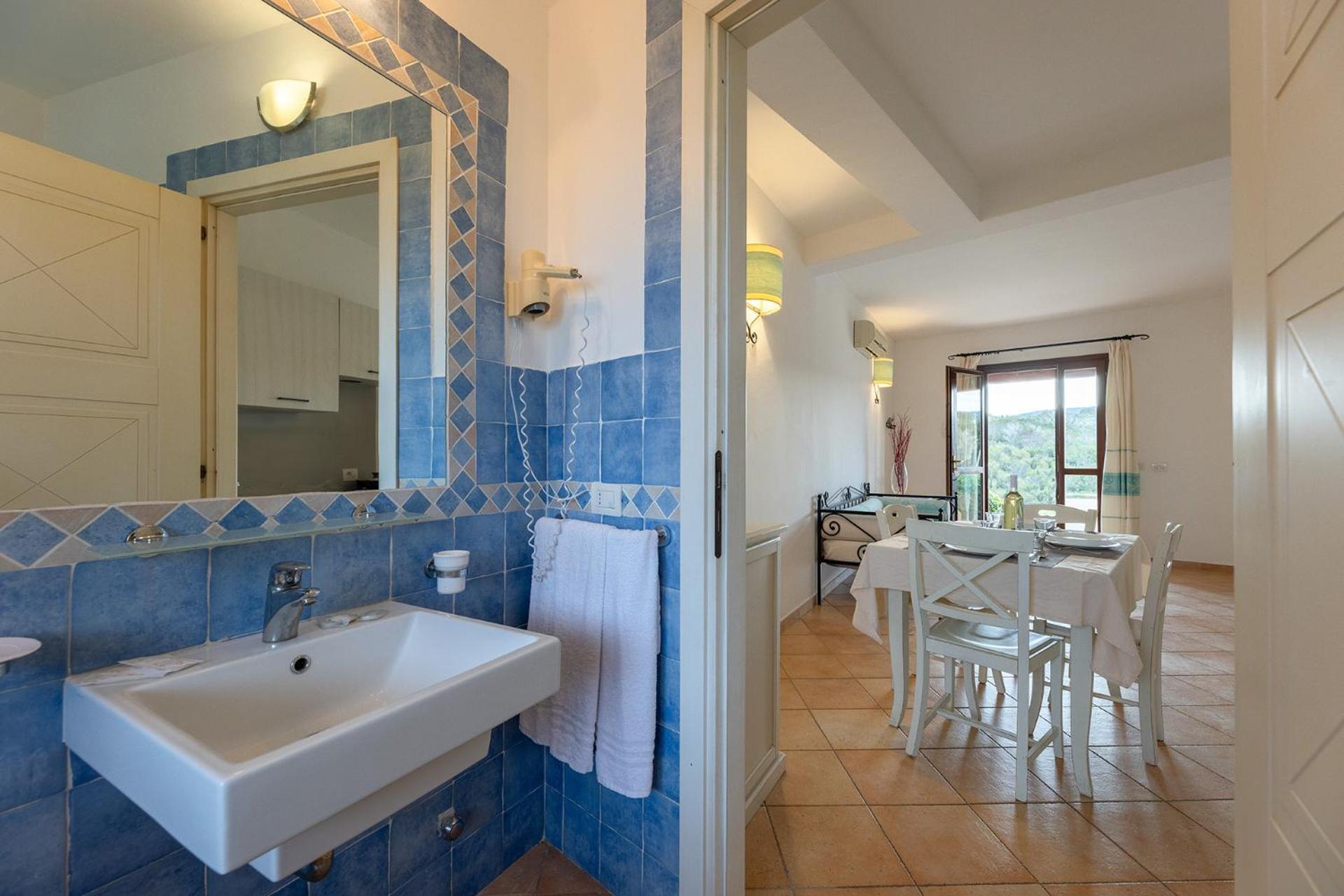 Residence Baia Dei Mirti Vignola Mare Екстериор снимка