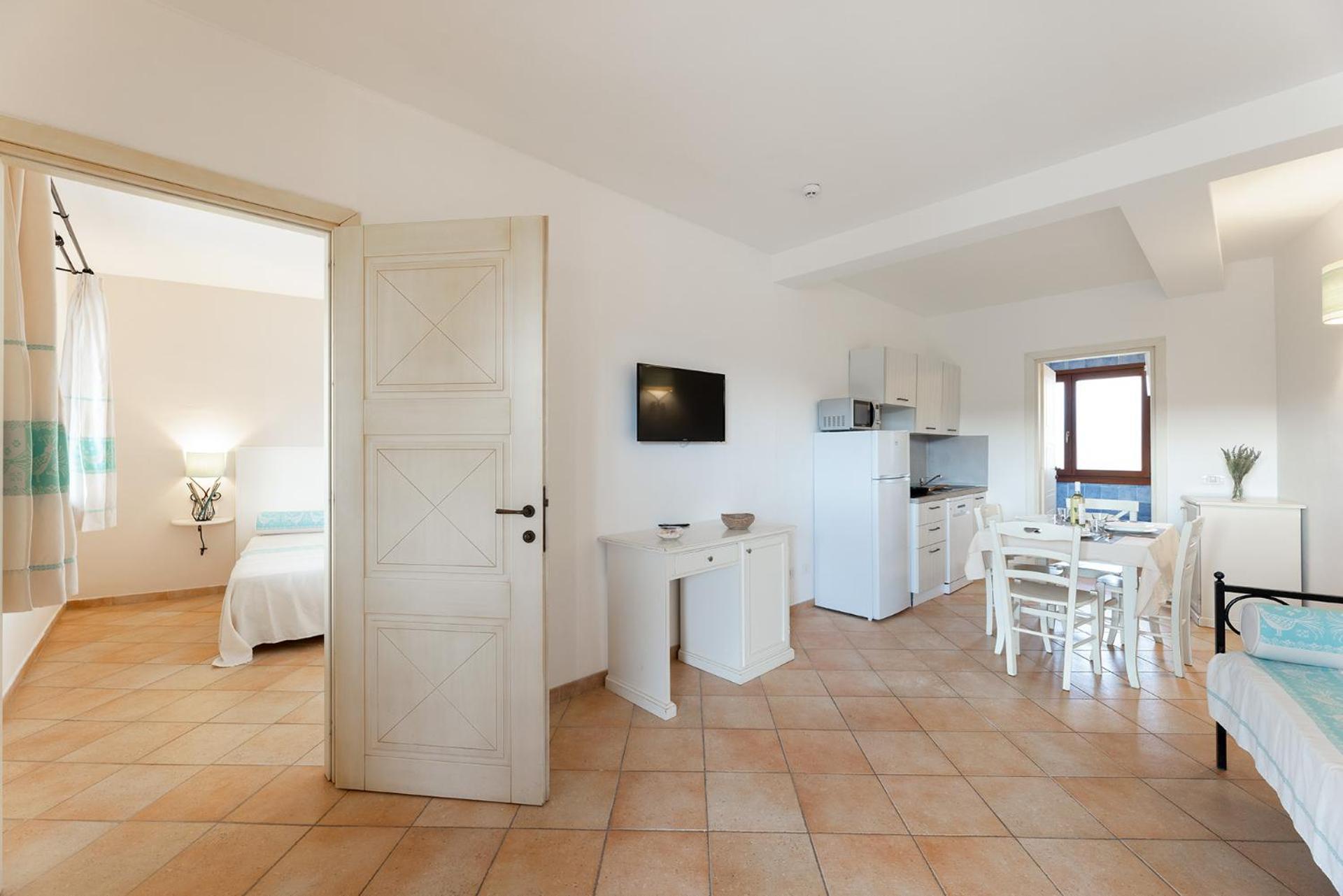 Residence Baia Dei Mirti Vignola Mare Екстериор снимка