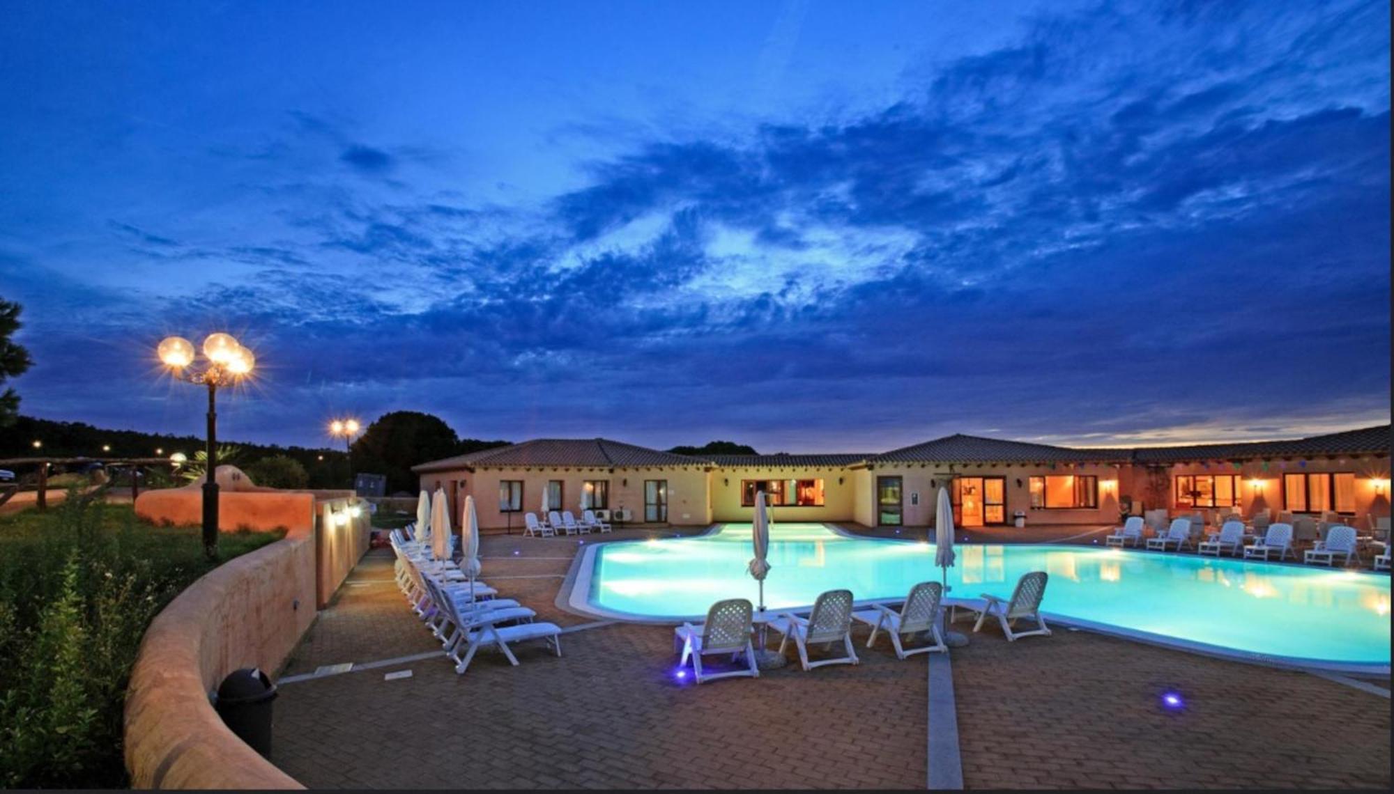 Residence Baia Dei Mirti Vignola Mare Екстериор снимка