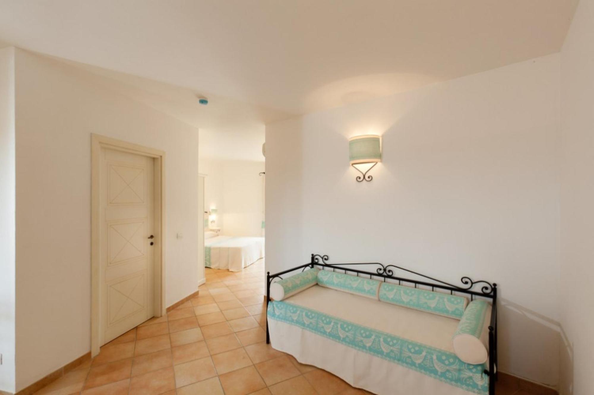 Residence Baia Dei Mirti Vignola Mare Екстериор снимка