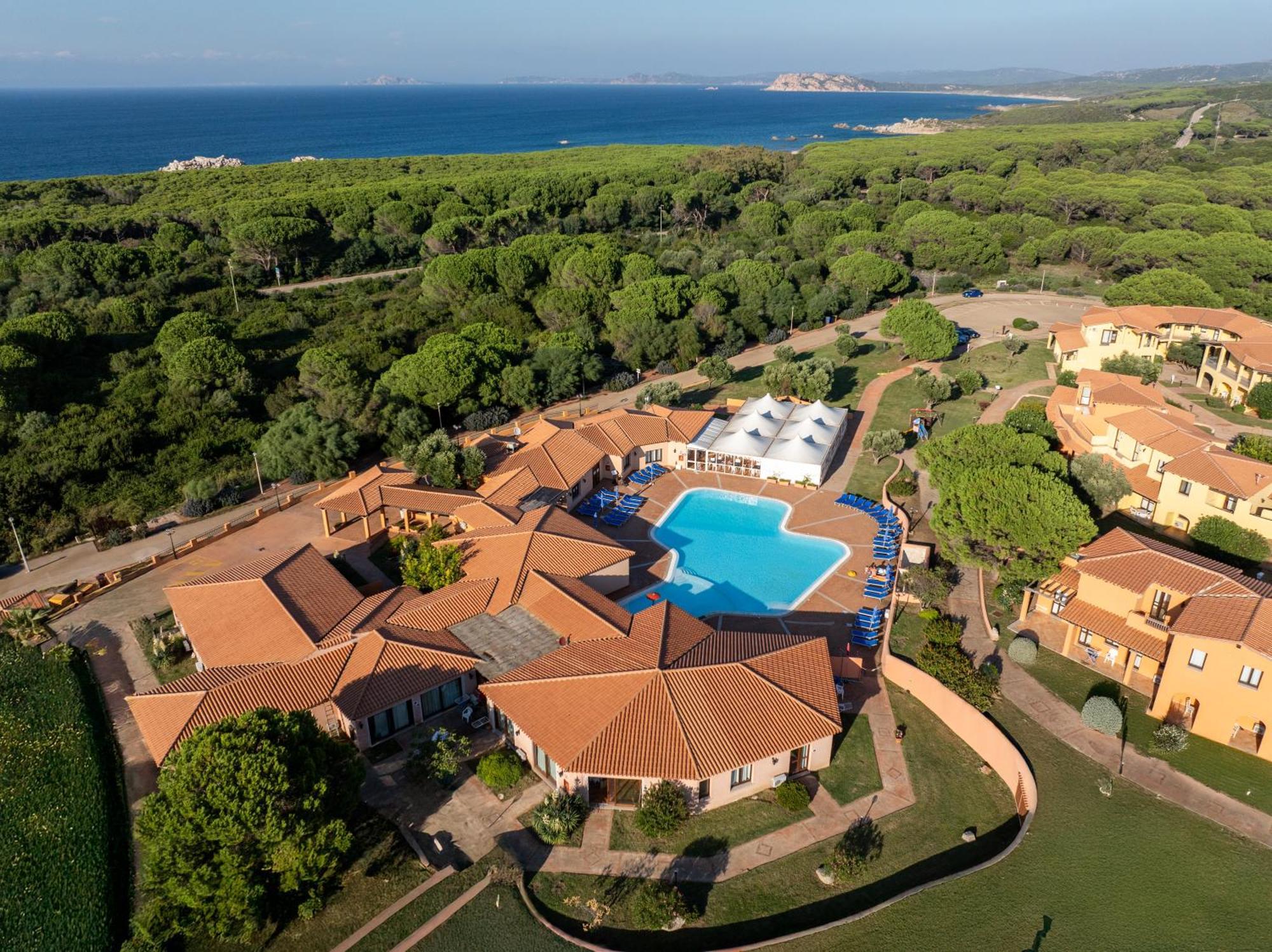 Residence Baia Dei Mirti Vignola Mare Екстериор снимка