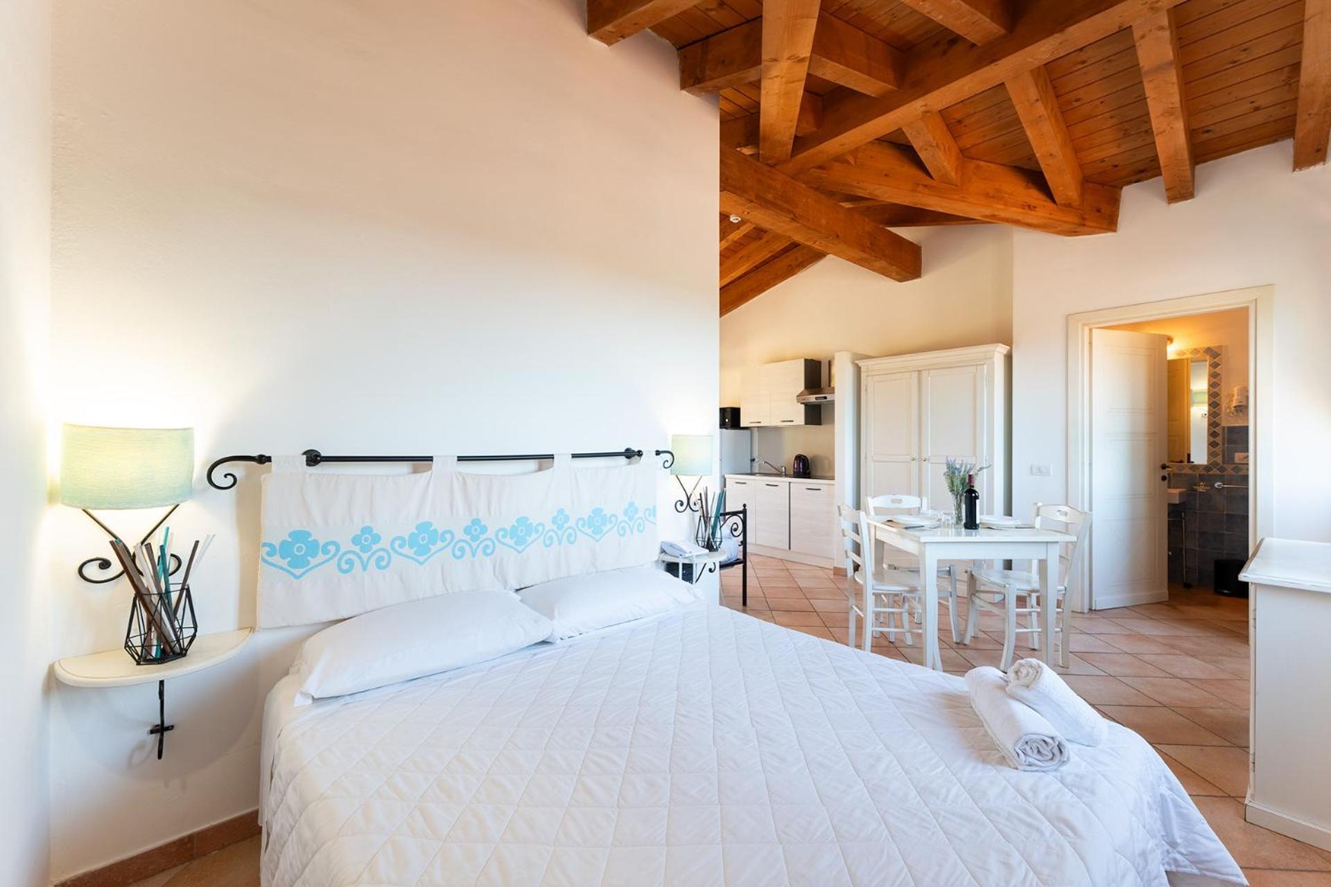 Residence Baia Dei Mirti Vignola Mare Екстериор снимка