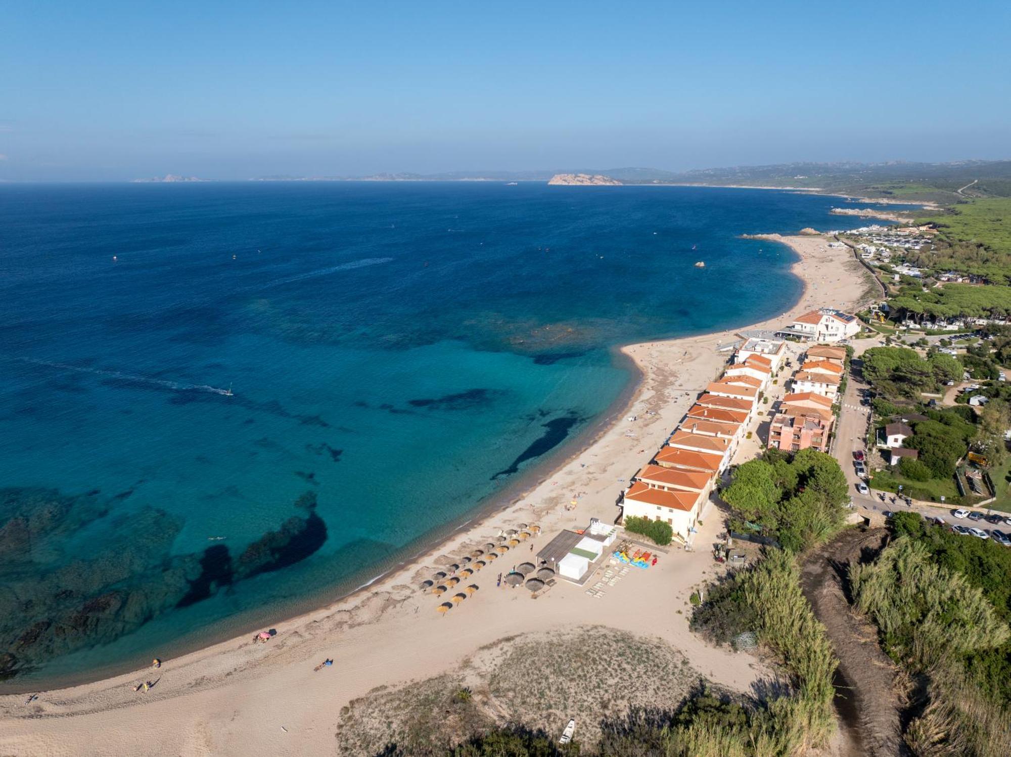 Residence Baia Dei Mirti Vignola Mare Екстериор снимка