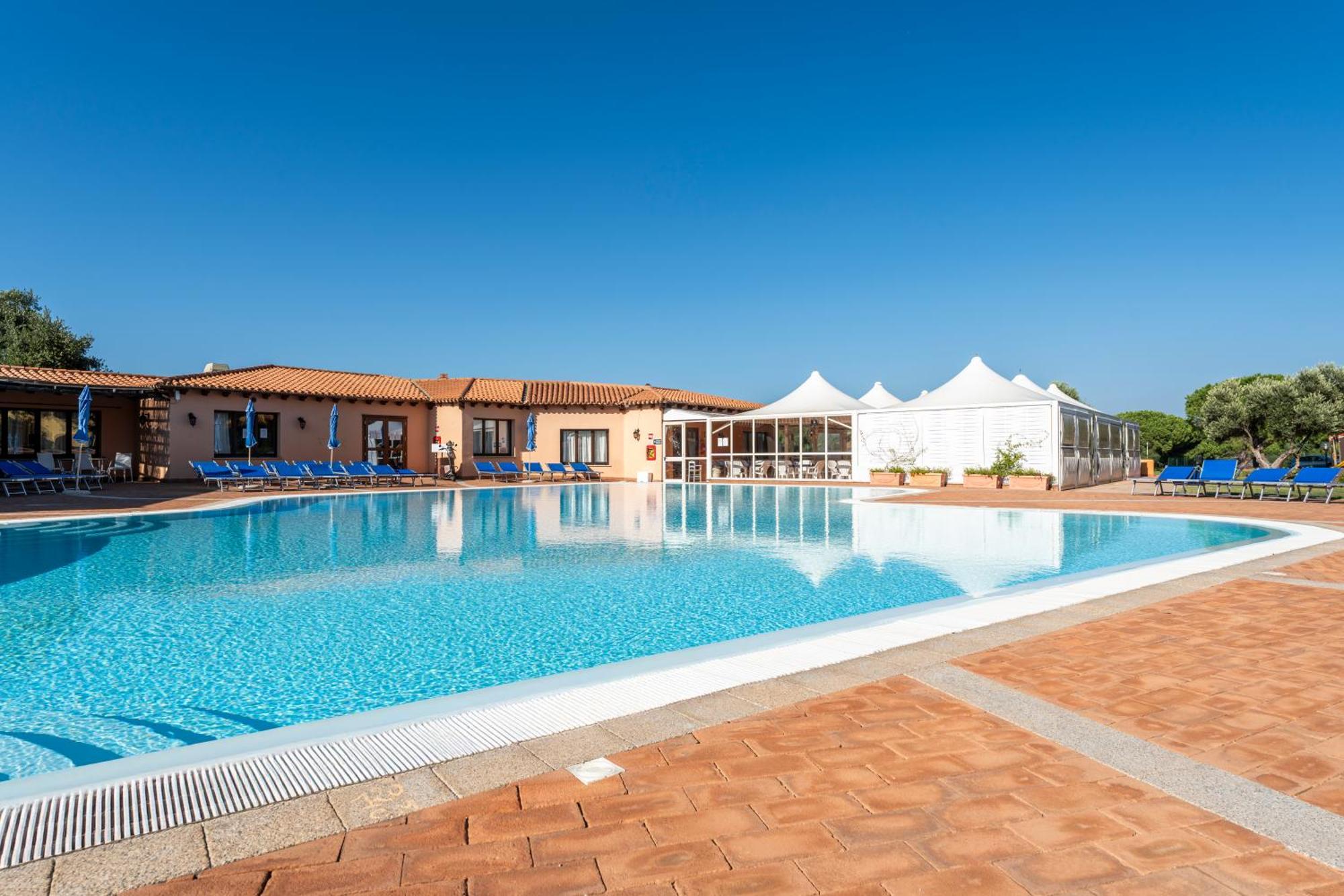 Residence Baia Dei Mirti Vignola Mare Екстериор снимка