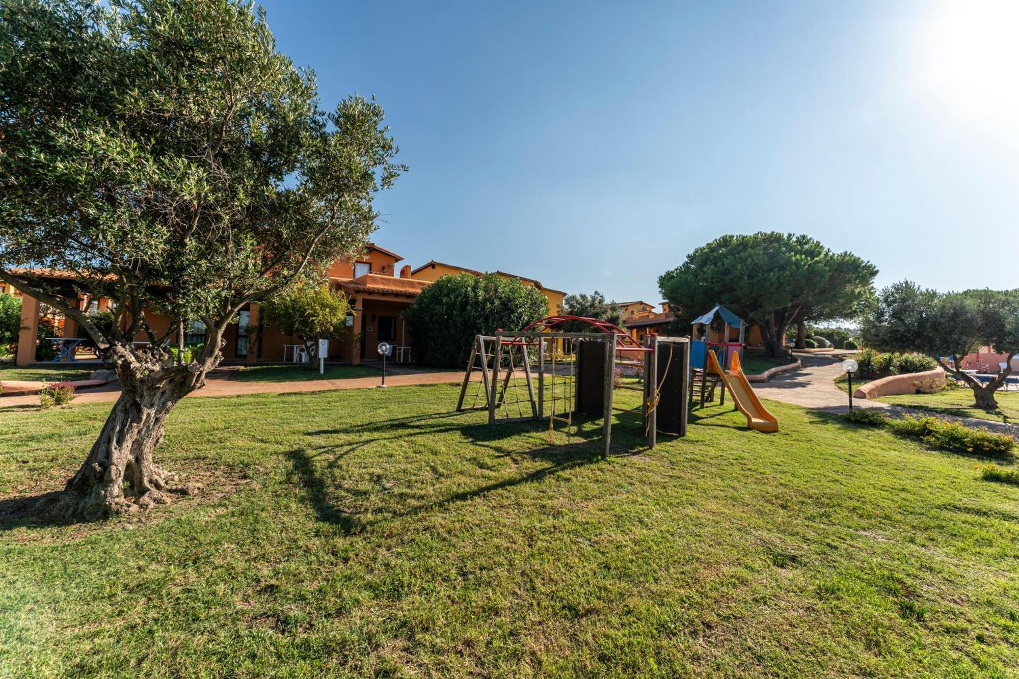Residence Baia Dei Mirti Vignola Mare Екстериор снимка